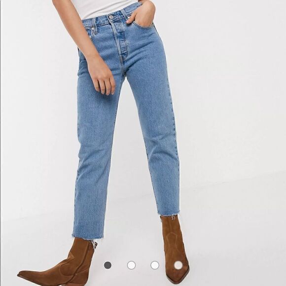 Levi’s High Rise Raw Freyed Hem Cropped Stretch Jeans 30 - Picture 3 of 10